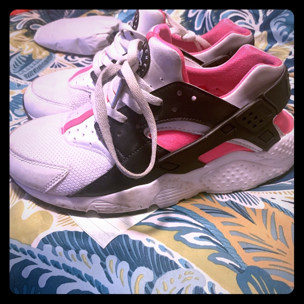 Nike Athletic Shoes Super Comfy!!!!!